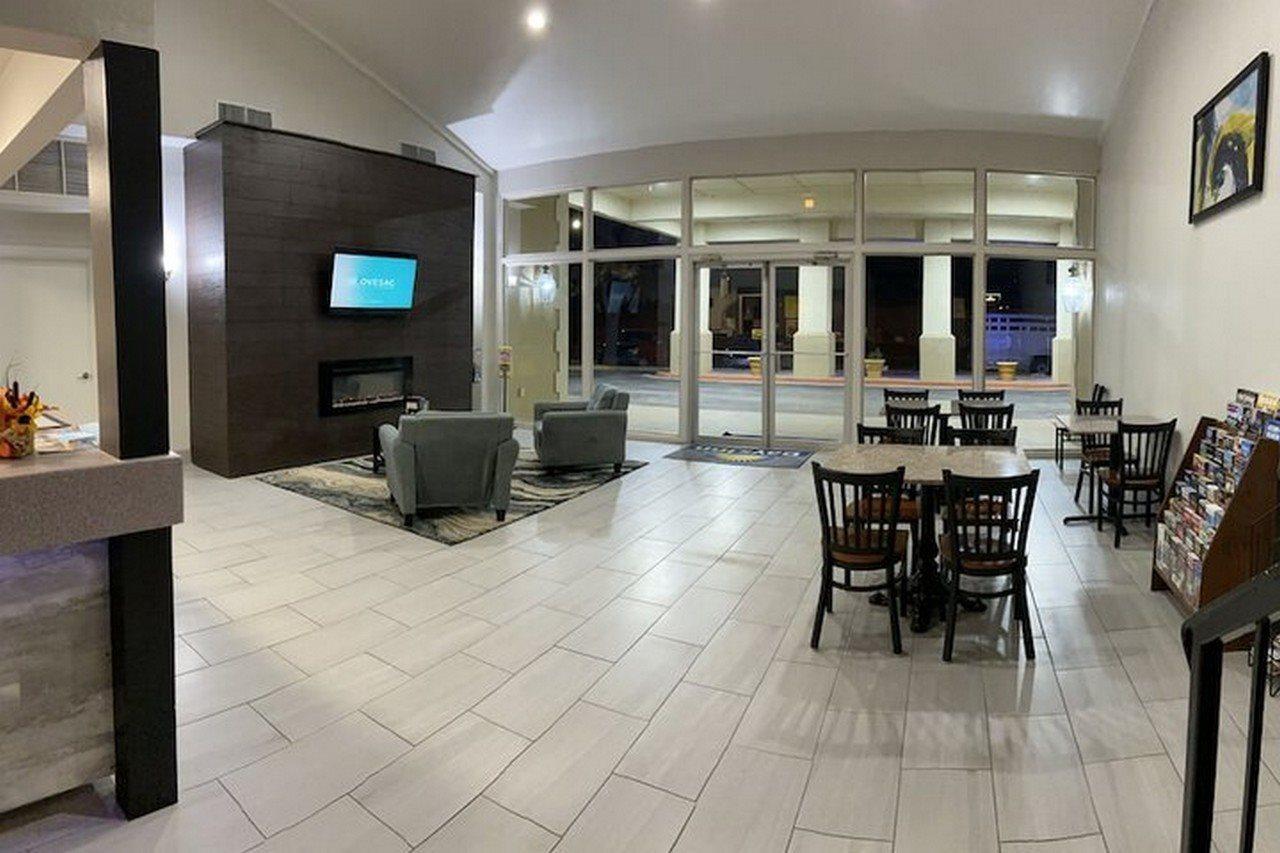 Days Inn By Wyndham Eastland Exteriör bild