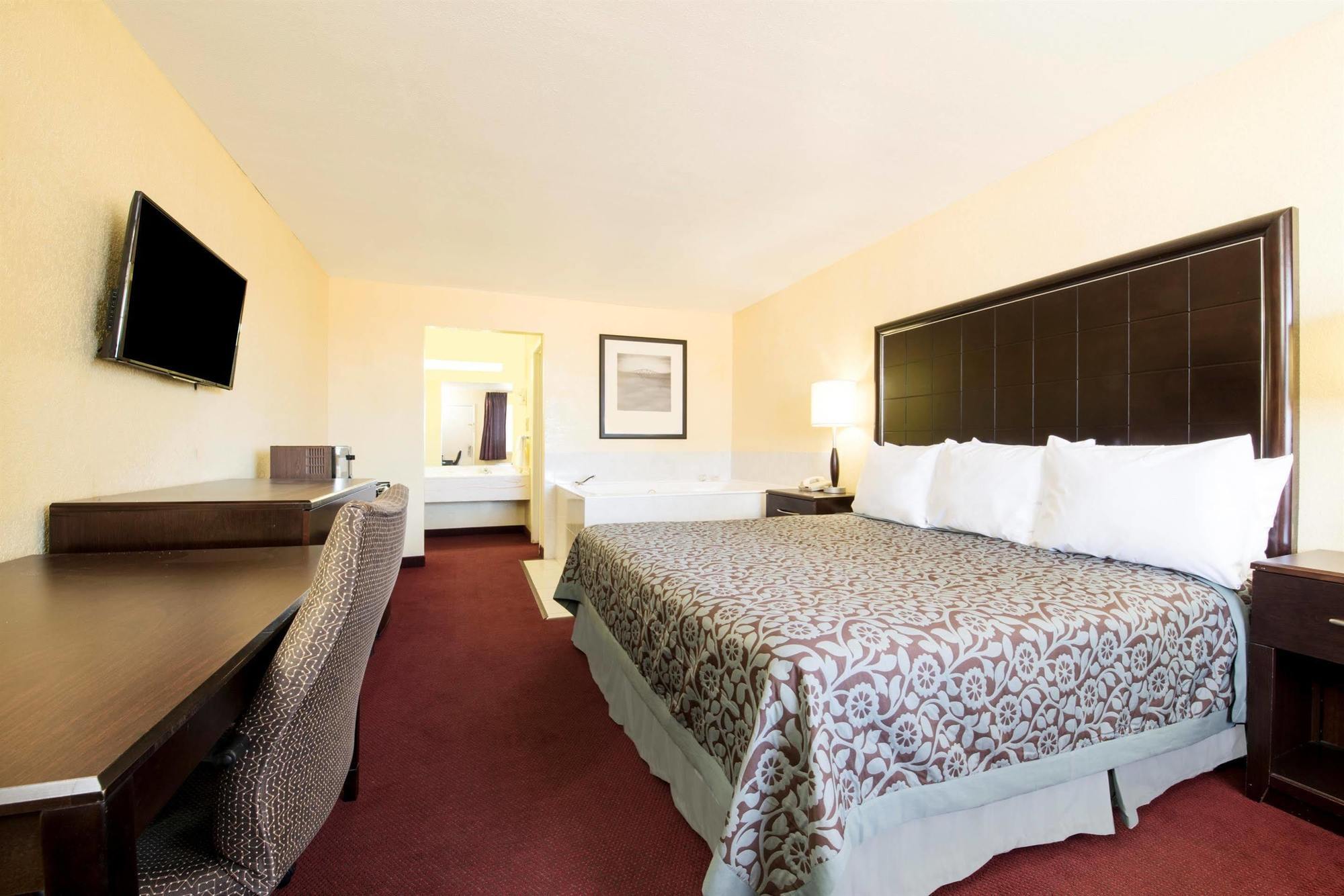Days Inn By Wyndham Eastland Exteriör bild