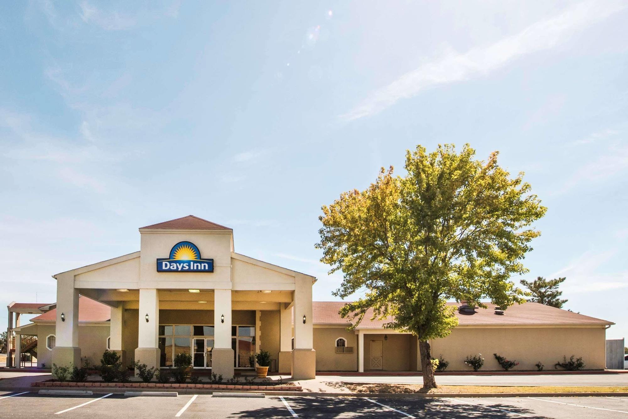 Days Inn By Wyndham Eastland Exteriör bild